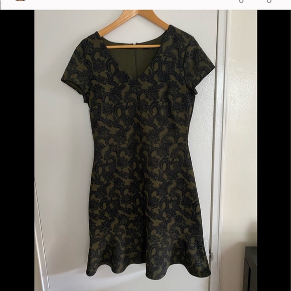 Banana Republic NWT 6P Olive Floral Dress - Picture 11 of 11